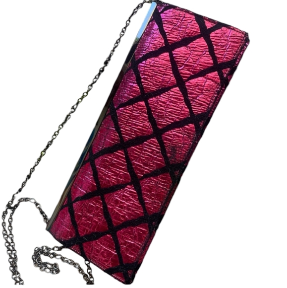 💕NWT BCBGeneration Fuschia Pink/Black Clutch💕 - Picture 3 of 5